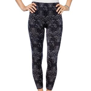 First Looks BohemianBlack Bandana Floral Seamless Soft/Stretch Leggings Size S/M